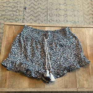 Elastic Waistband Shorts